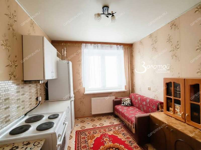 трёхкомнатная квартира на Вятской улице дом 1