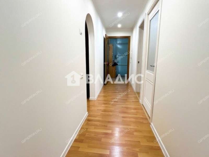 четырёхкомнатная квартира на Комсомольской площади дом 10 к2