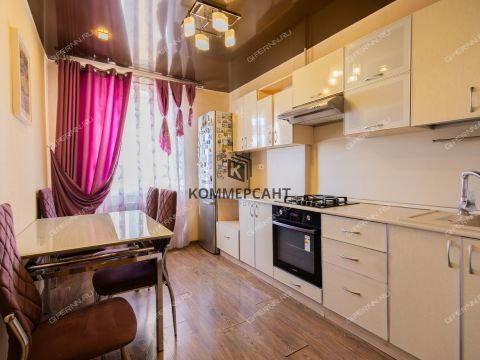 4-komnatnaya-ul-molitovskaya-d-2 фото