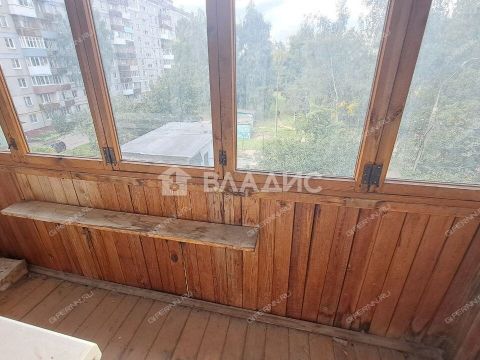 4-komnatnaya-ul-krasnodoncev-d-19 фото