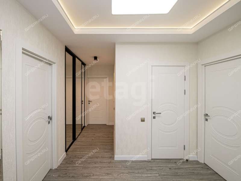 трёхкомнатная квартира на улице Маршала Баграмяна дом 3