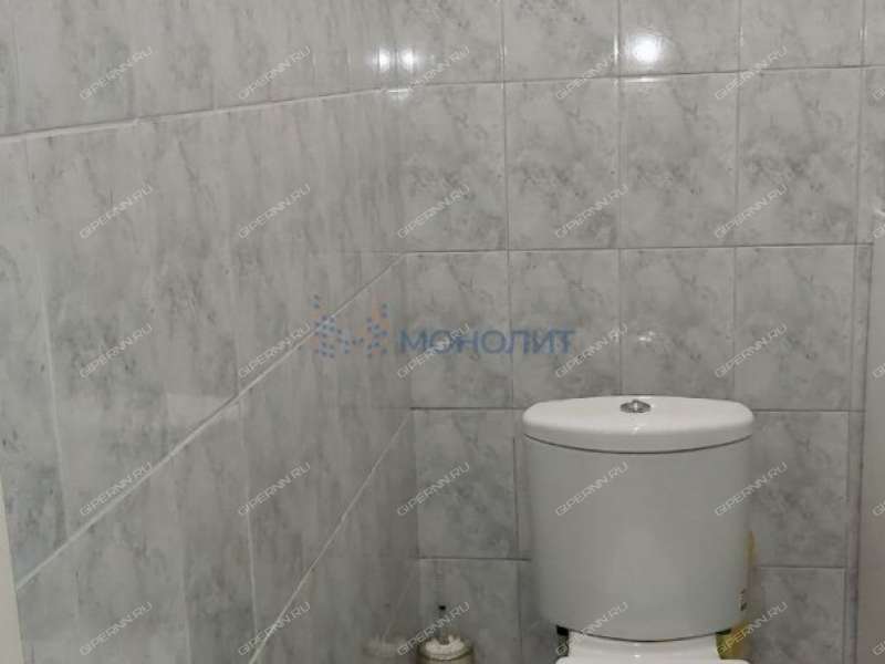 трёхкомнатная квартира на улице Верхнепечёрская дом 8