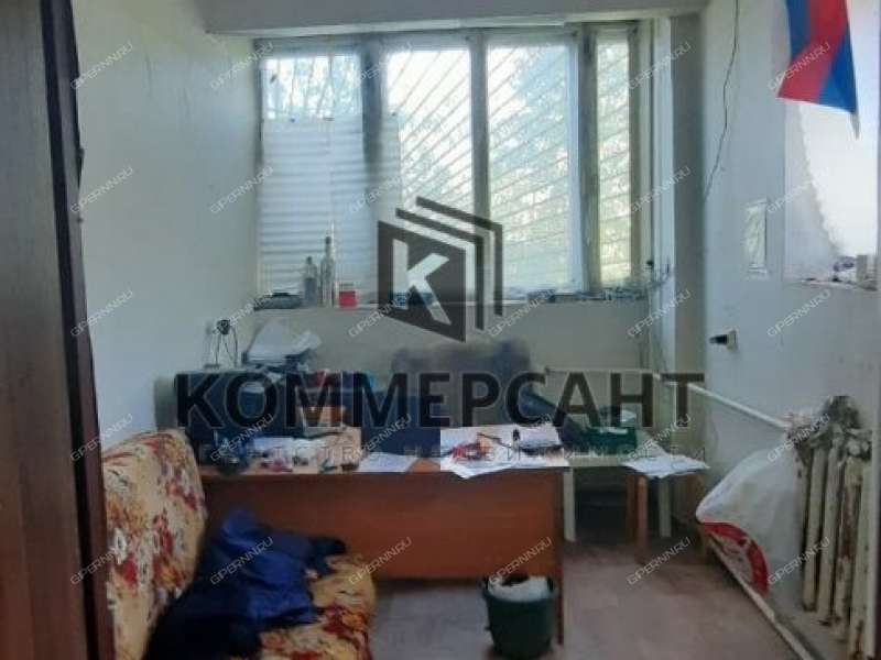 здание под офис, торговую площадь на улице Героя Шапошникова