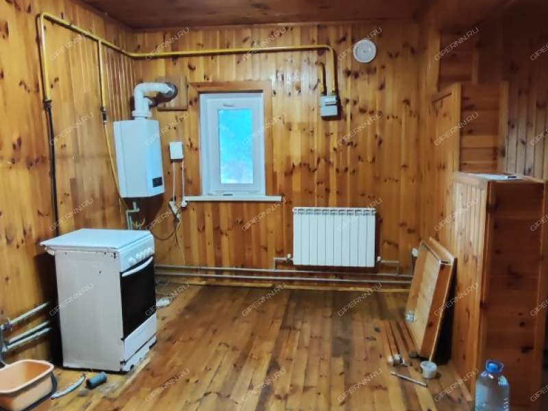 дом на Школьной улице село Крутой Майдан