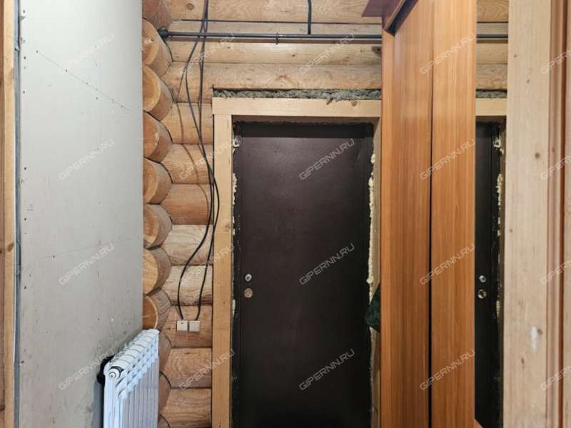 дом на деревня Ройка