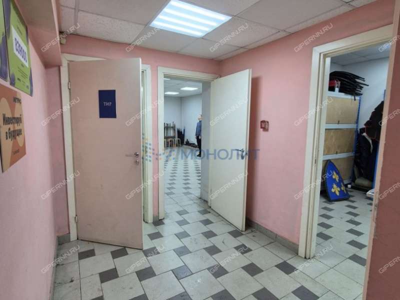 помещение под офис, торговую площадь на улице Нестерова