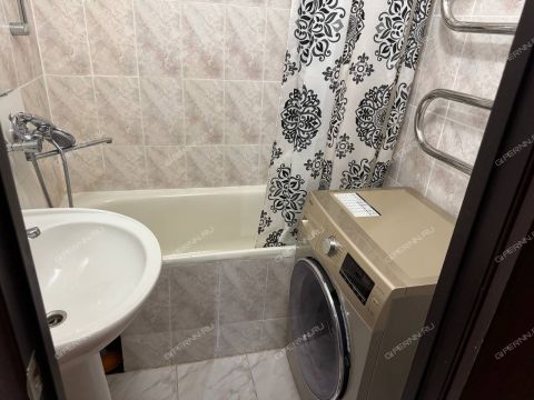 3-komnatnaya-ul-pyatigorskaya-d-19 фото