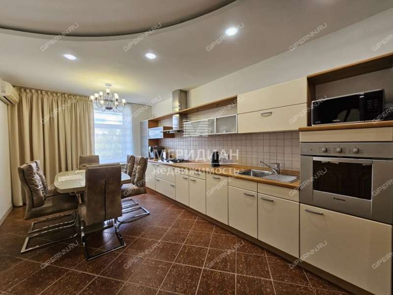 трёхкомнатная квартира на Арзамасской улице дом 5