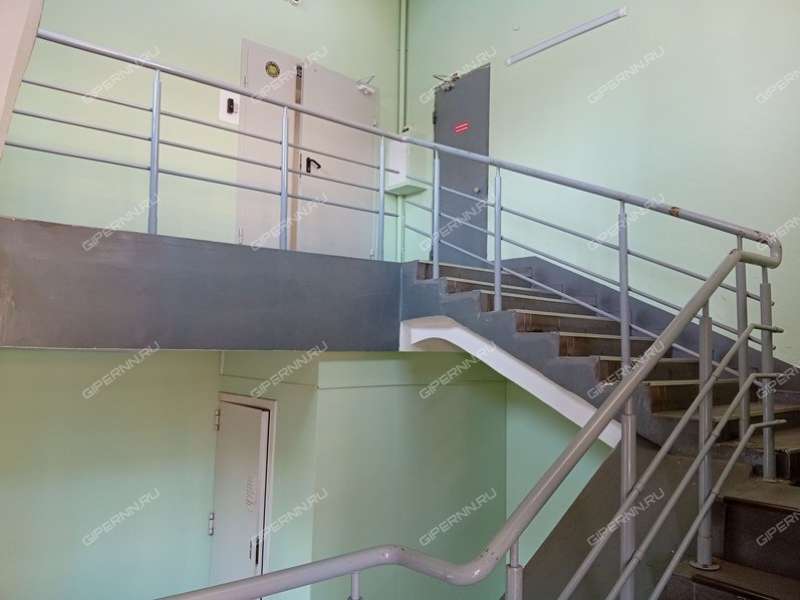 помещение под торговую площадь на Полтавская ул. 32