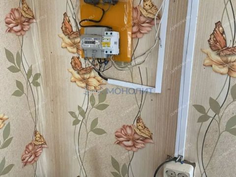 dom-poselok-krasnaya-gorka-volodarskiy-rayon фото