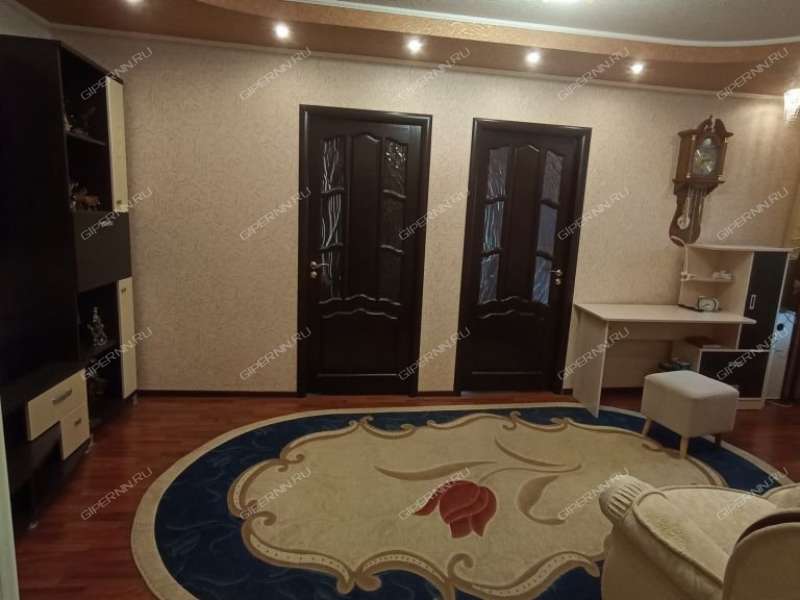 четырёхкомнатная квартира на улице Бурденко дом 19