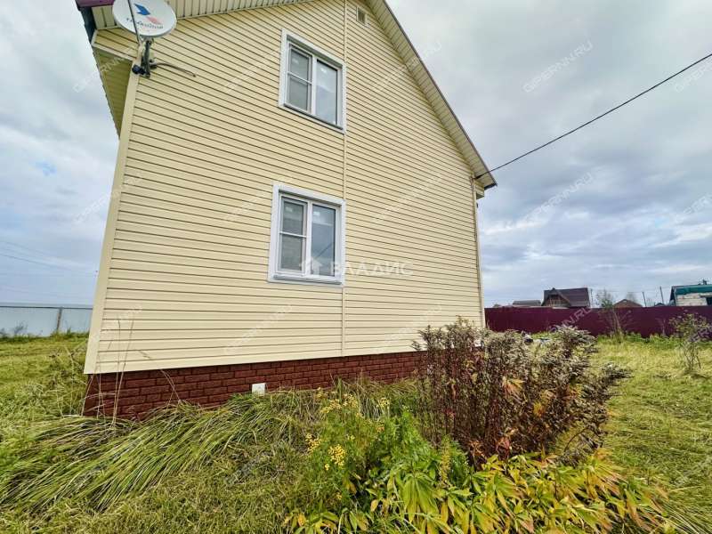 дом на улице Радужная село Арманиха