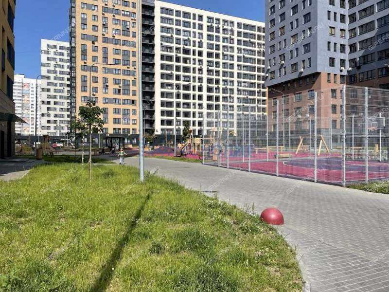 помещение под офис, торговую площадь на улице Героя Советского Союза Аристархова