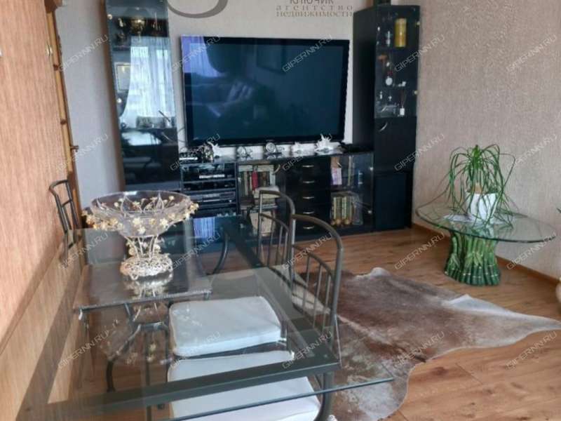 четырёхкомнатная квартира на улице Ситнова дом 8б город Дзержинск