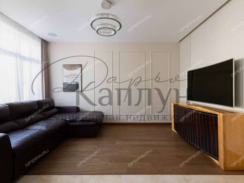 четырёхкомнатная квартира на улице Максима Горького дом 77