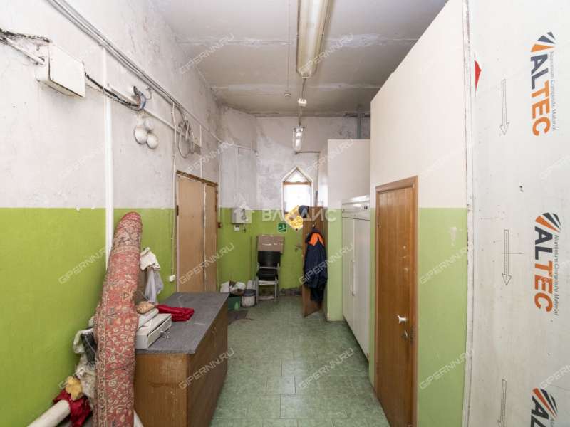 здание под офис, торговую площадь на улице Баранова