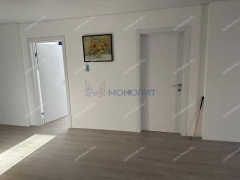 4-komnatnaya-ul-romantikov-d-15 фото