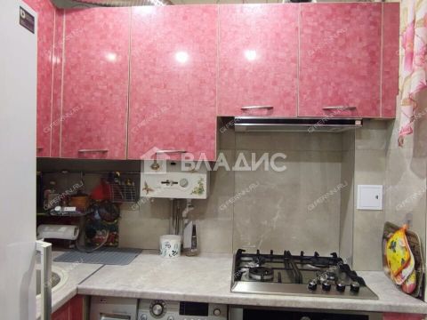 3-komnatnaya-ul-geroya-chugunova-d-5a фото