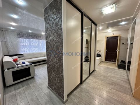 2-komnatnaya-ul-oktyabrskoy-revolyucii-d-45a фото