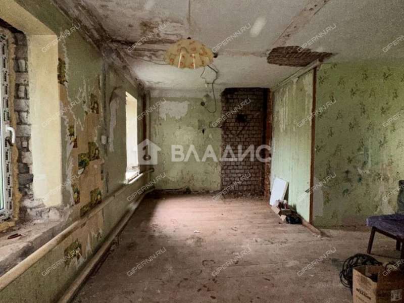 трёхкомнатная квартира на Плетневской улице дом 9