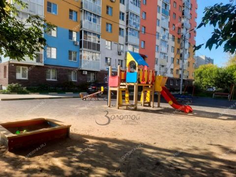 2-komnatnaya-ul-dvizhencev-d-34 фото