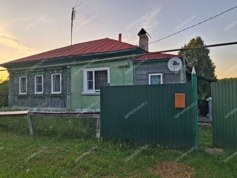 дом на Центральной улице село Убежицы