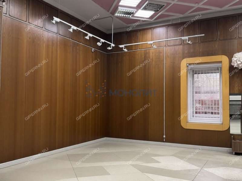 помещение под офис, торговую площадь на улице Нестерова