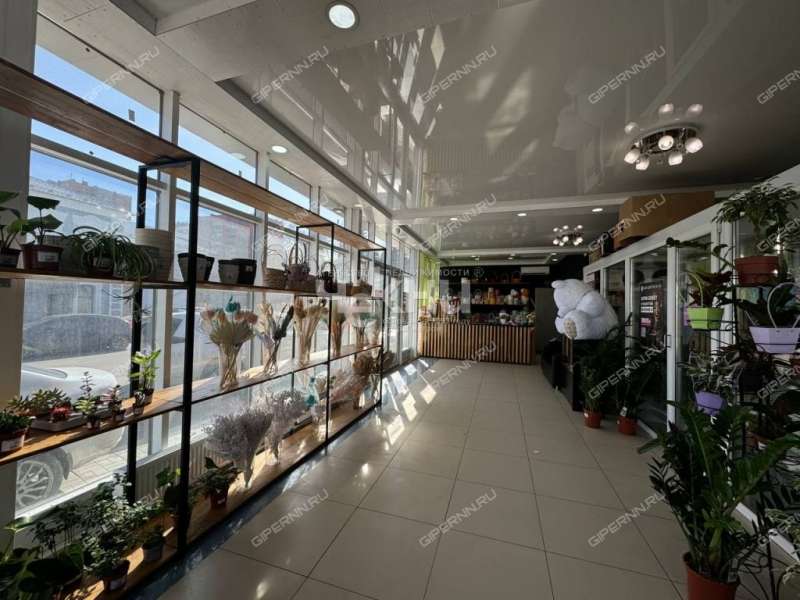 помещение под торговую площадь на улице Коминтерна