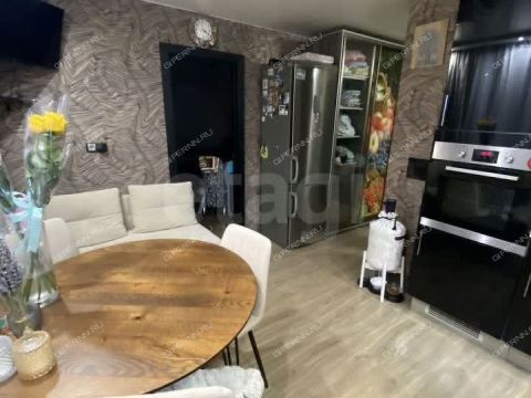 2-komnatnaya-nab-volzhskaya-d-24 фото