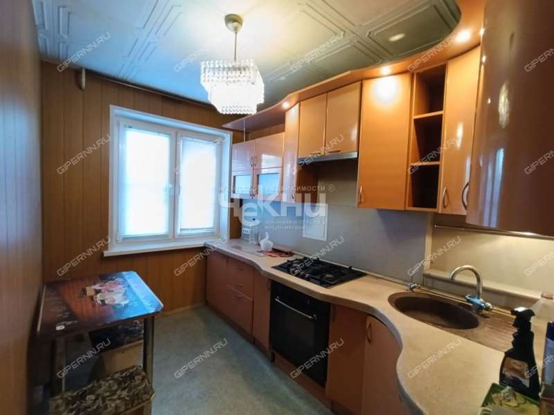 трёхкомнатная квартира на улице Красных Зорь дом 23