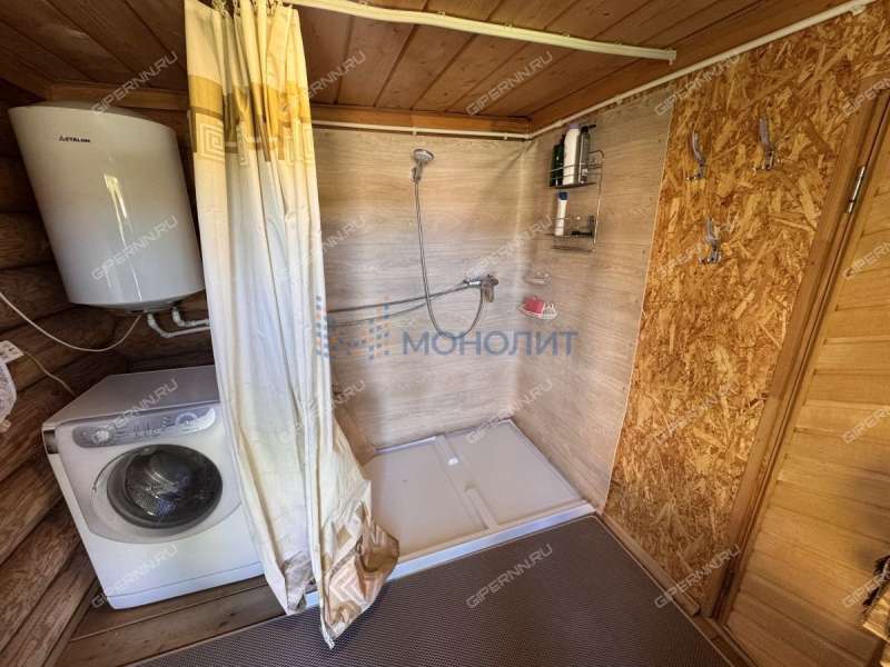 дом на Озёрной улице деревня Крутая