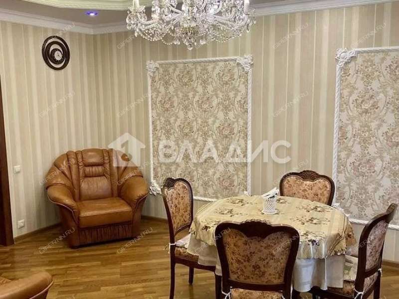 четырёхкомнатная квартира на улице Дунаева дом 8