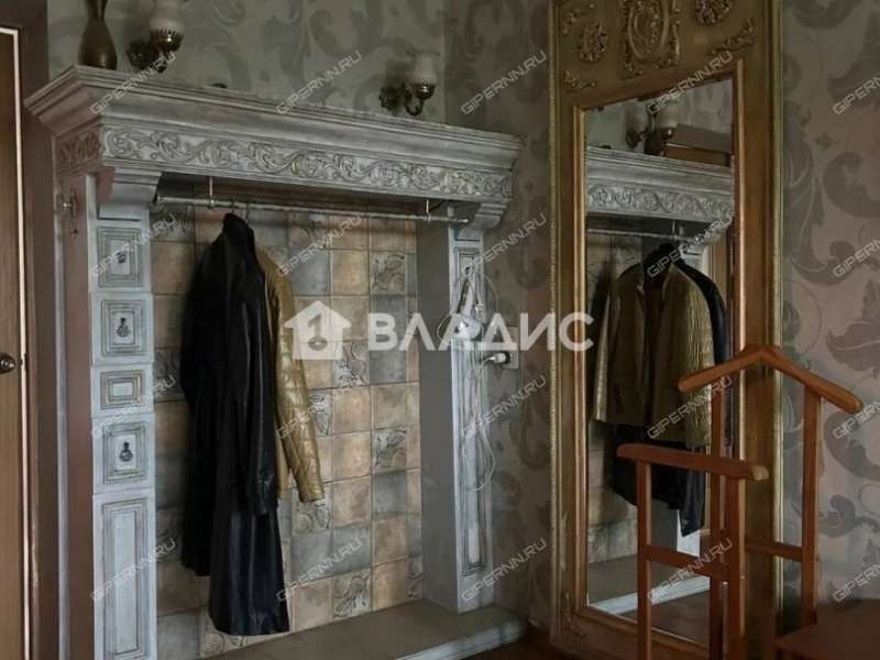 трёхкомнатная квартира на Зеленодольской улице дом 56