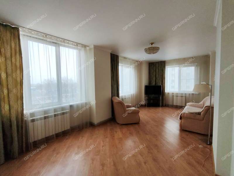 трёхкомнатная квартира на Краснозвёздной улице дом 7а