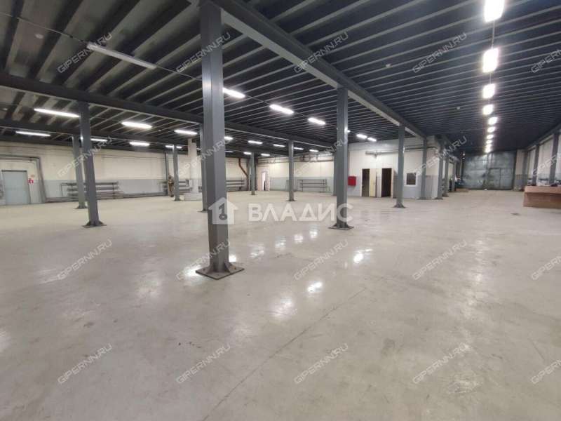 помещение под торговую площадь на шоссе Жиркомбината