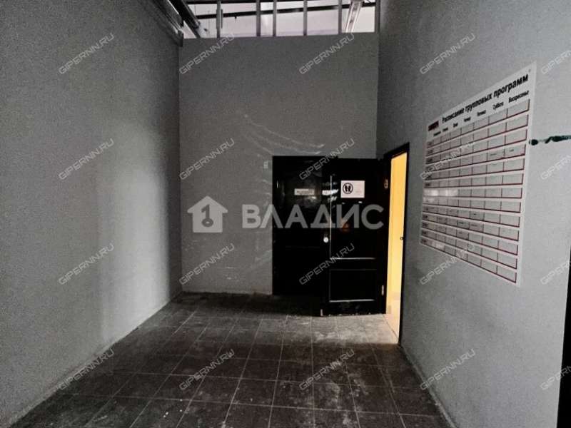 здание под офис, торговую площадь на Московском шоссе