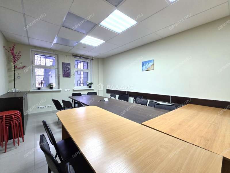 помещение под офис на улице Братьев Игнатовых