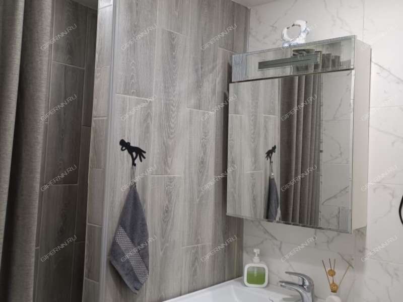 трёхкомнатная квартира на улице Маршала Жукова дом 22