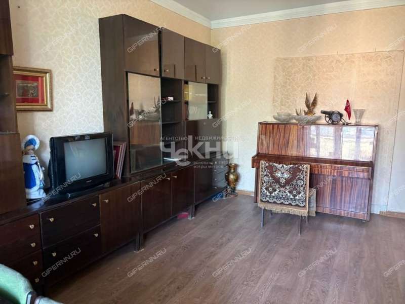 трёхкомнатная квартира на улице Героя Безрукова дом 8