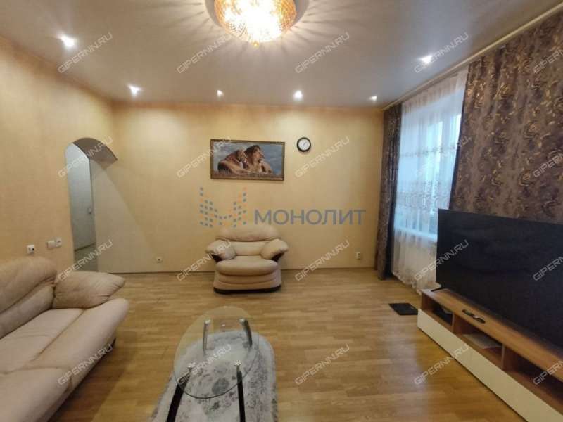 трёхкомнатная квартира на улице Коминтерна дом 168