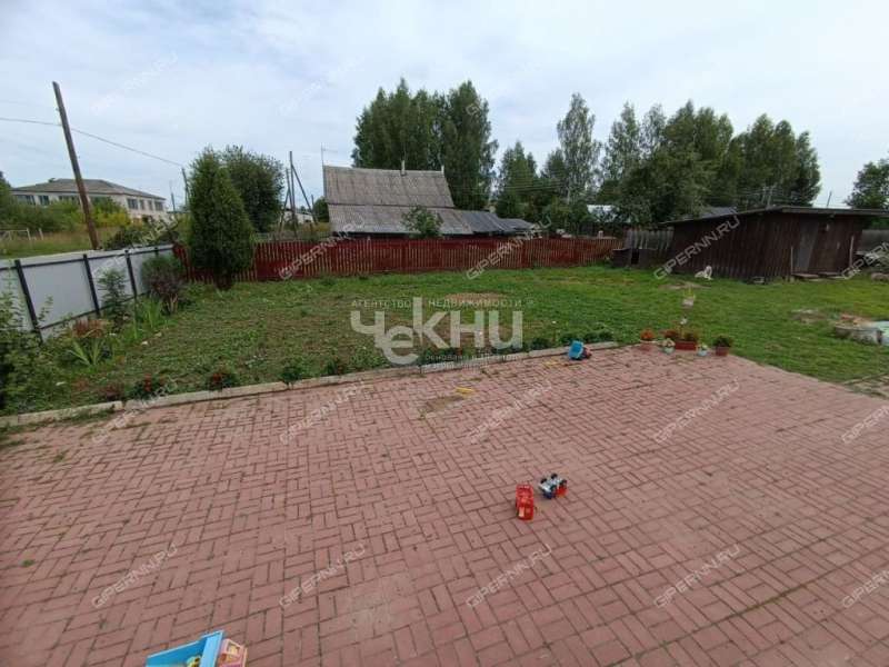 дом на Центральная село Белое