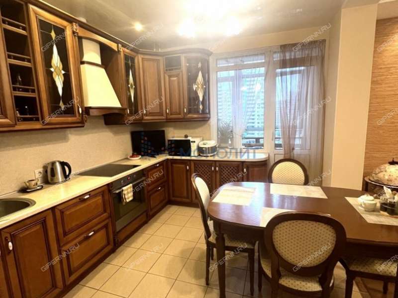 трёхкомнатная квартира на Краснозвёздной улице дом 25