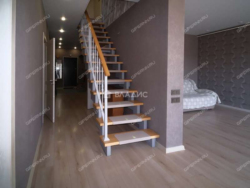 дом на улице Цветочная коттеджный поселок Каменки