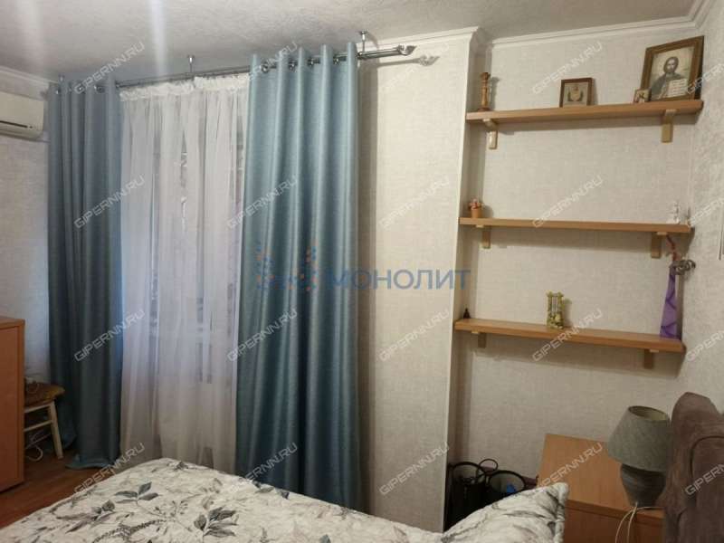 трёхкомнатная квартира на улице Александра Хохлова дом 21