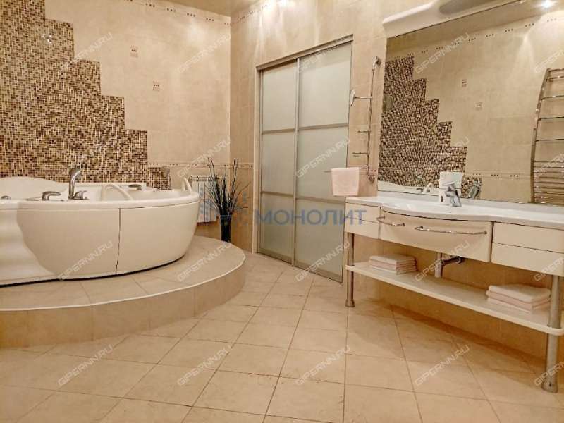 трёхкомнатная квартира на Большой Покровской улице дом 20б