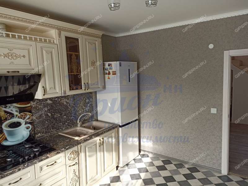 дом на Центральной улице село Криуша