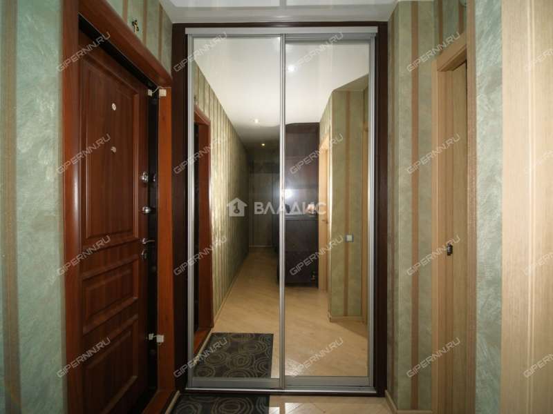 трёхкомнатная квартира на улице Германа Лопатина дом 2