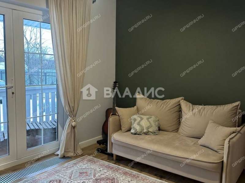 дом на  территория ДНП Земляничная Поляна