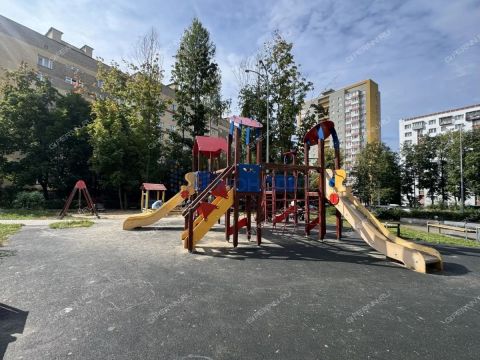 1-komnatnaya-ul-40-let-oktyabrya-d-15-k1 фото