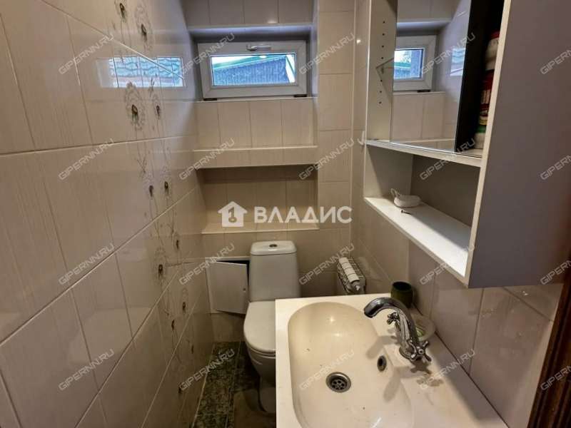 дом на улице Зеленкина село Безводное